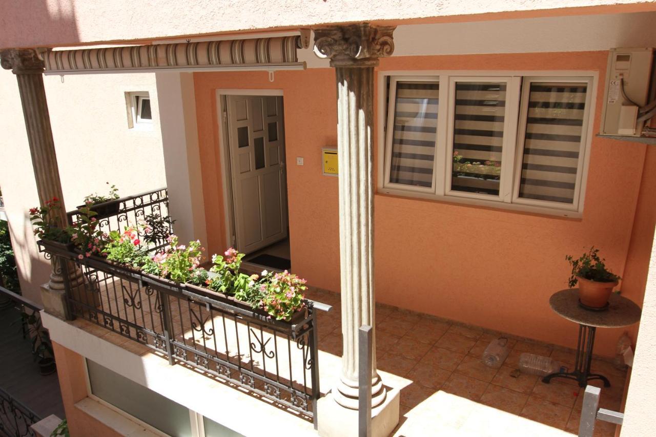 Apartments Muhar Sveti Stefan Ngoại thất bức ảnh