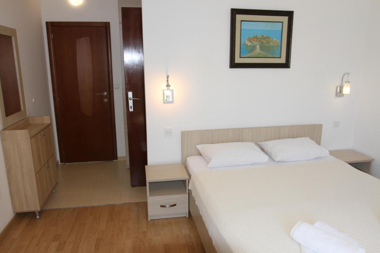Apartments Muhar Sveti Stefan Ngoại thất bức ảnh