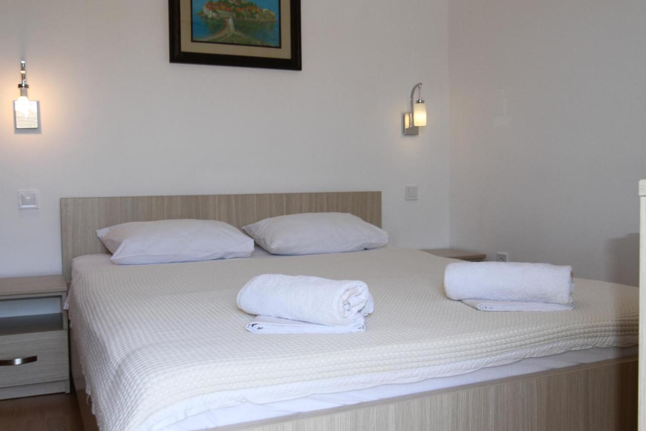 Apartments Muhar Sveti Stefan Ngoại thất bức ảnh