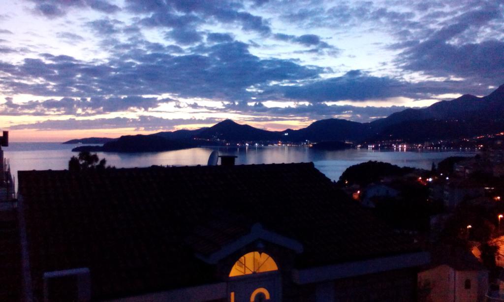 Apartments Muhar Sveti Stefan Ngoại thất bức ảnh