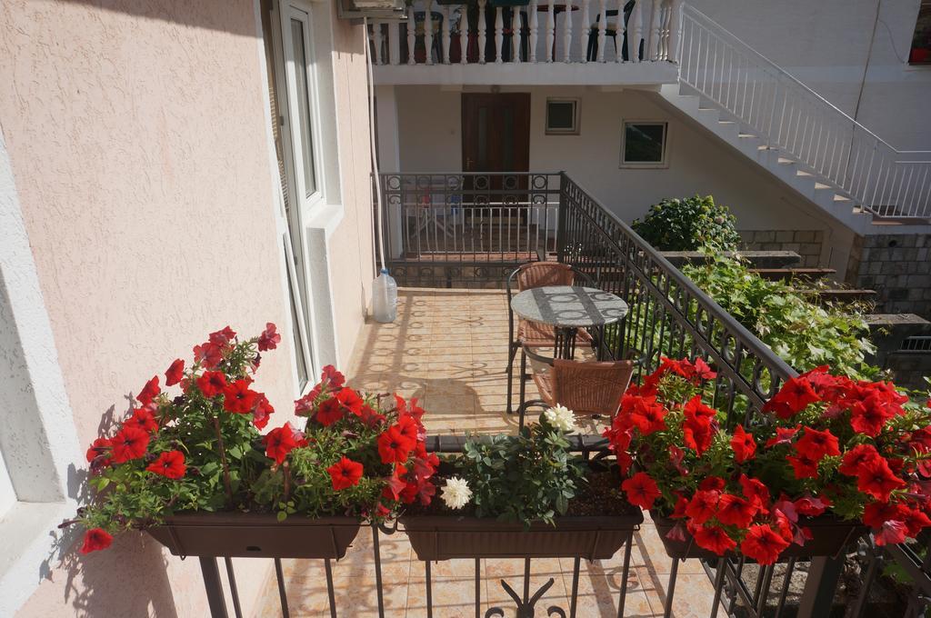 Apartments Muhar Sveti Stefan Ngoại thất bức ảnh