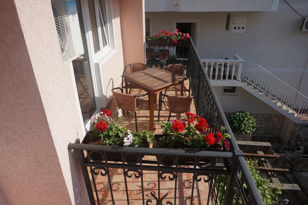 Apartments Muhar Sveti Stefan Ngoại thất bức ảnh